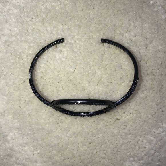 Black Crystals O Detail Slip-on Bracelet - Picture 3 of 3